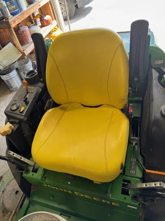 Image of John Deere Z997R equipment image 1