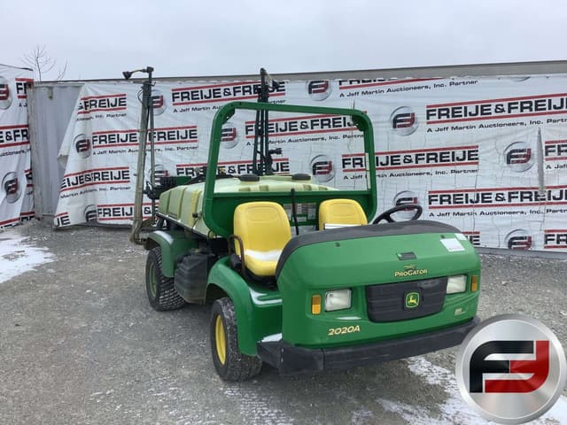 Image of John Deere 2020A equipment image 2