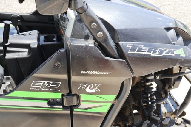 Image of Kawasaki TERYX 800 equipment image 4