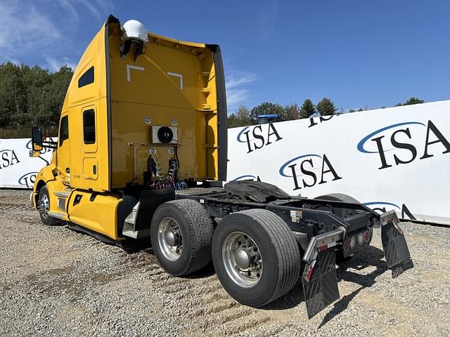 Image of Kenworth T680 equipment image 2