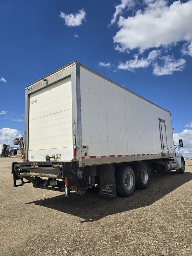 Image of Kenworth T370 equipment image 2