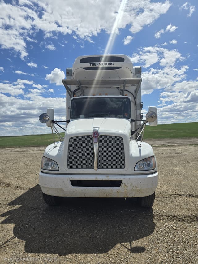 Image of Kenworth T370 equipment image 1