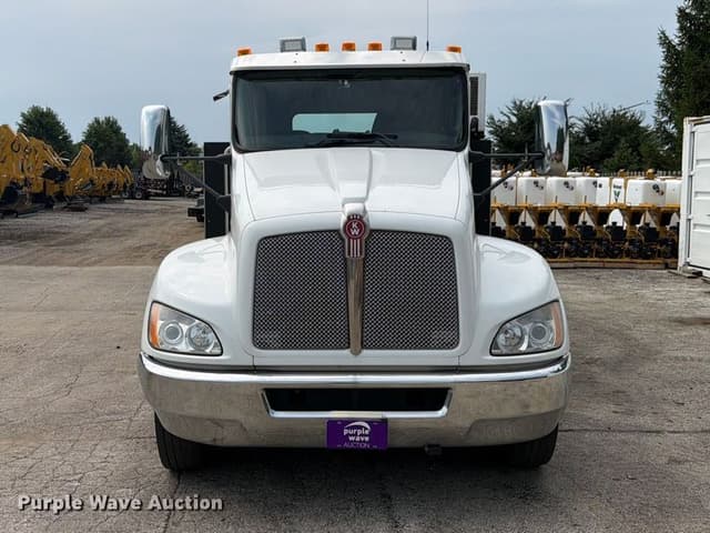 Image of Kenworth T370 equipment image 1