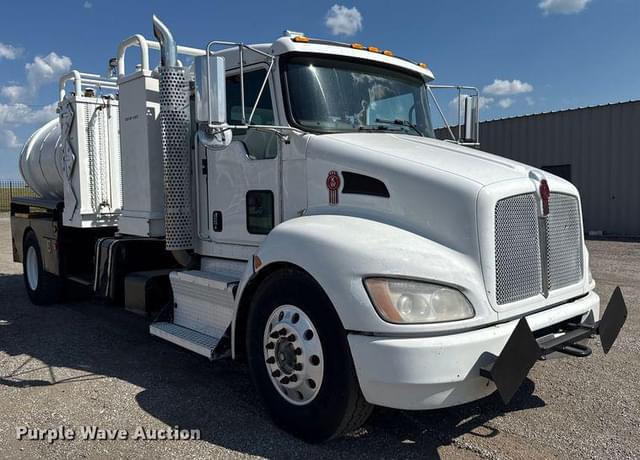 Image of Kenworth T370 equipment image 2