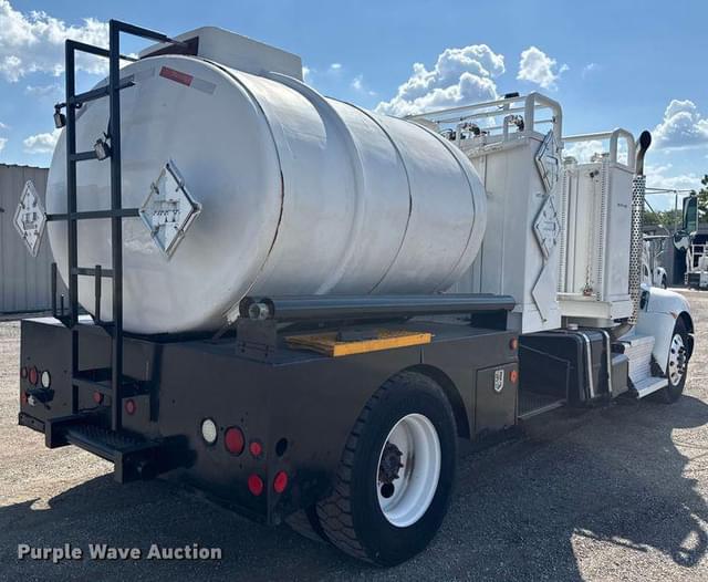 Image of Kenworth T370 equipment image 4