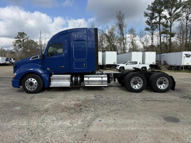 Image of Kenworth T680 equipment image 1
