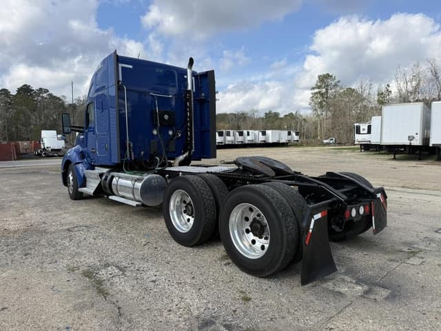 Image of Kenworth T680 equipment image 2