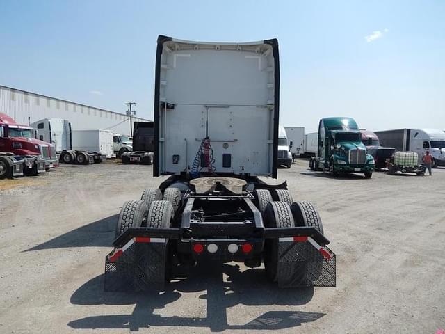 Image of Kenworth T680 equipment image 4