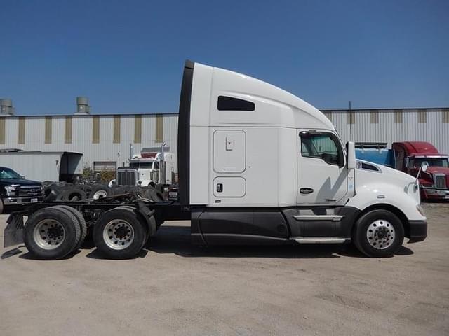 Image of Kenworth T680 equipment image 3