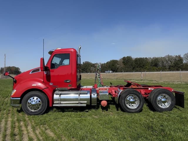 Image of Kenworth T680 equipment image 1