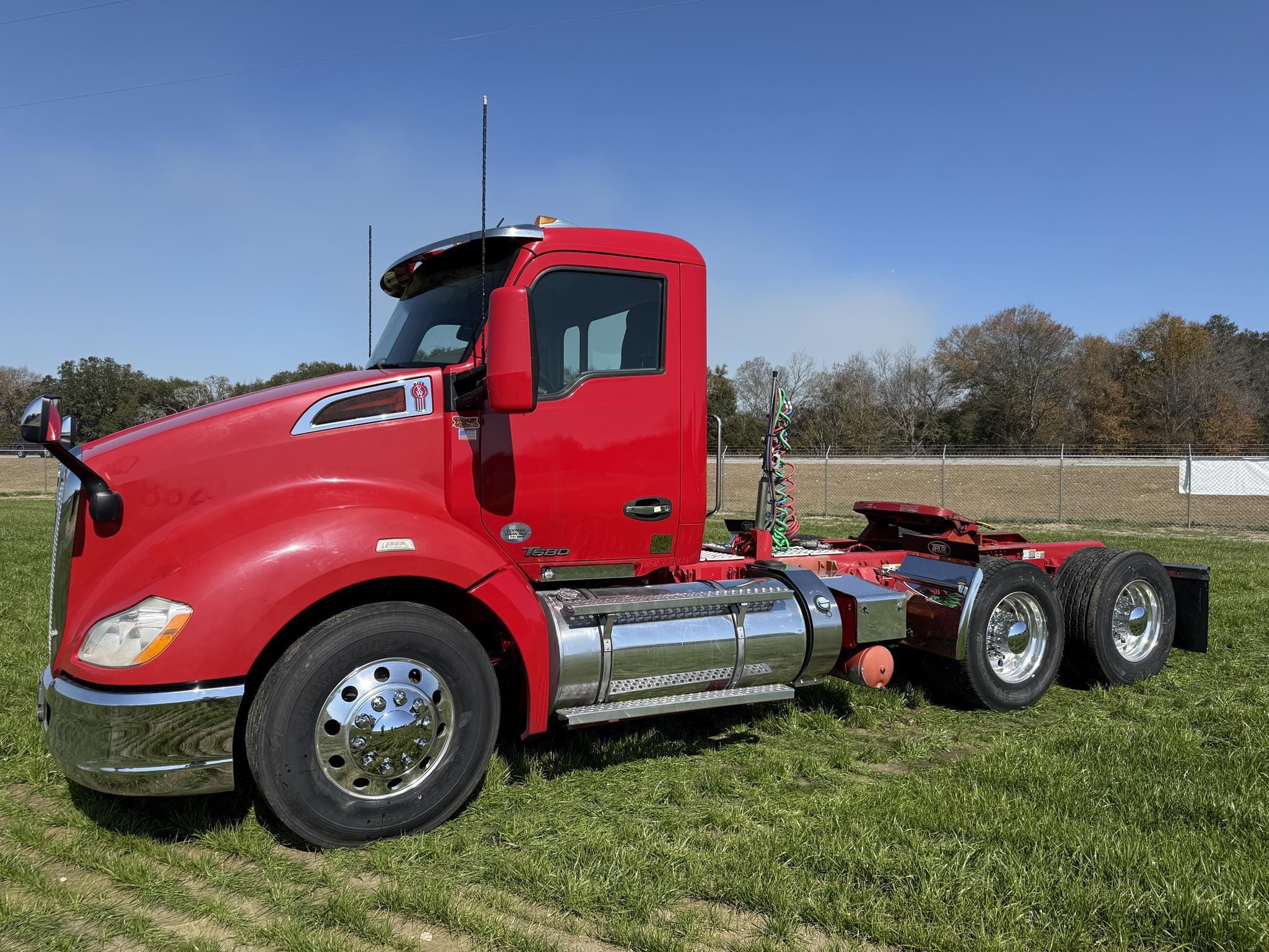 2017 Kenworth T680 Equipment Image0