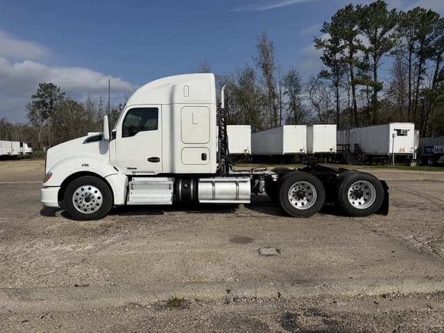Image of Kenworth T680 equipment image 1