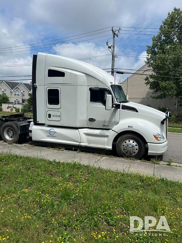 Image of Kenworth T680 equipment image 3