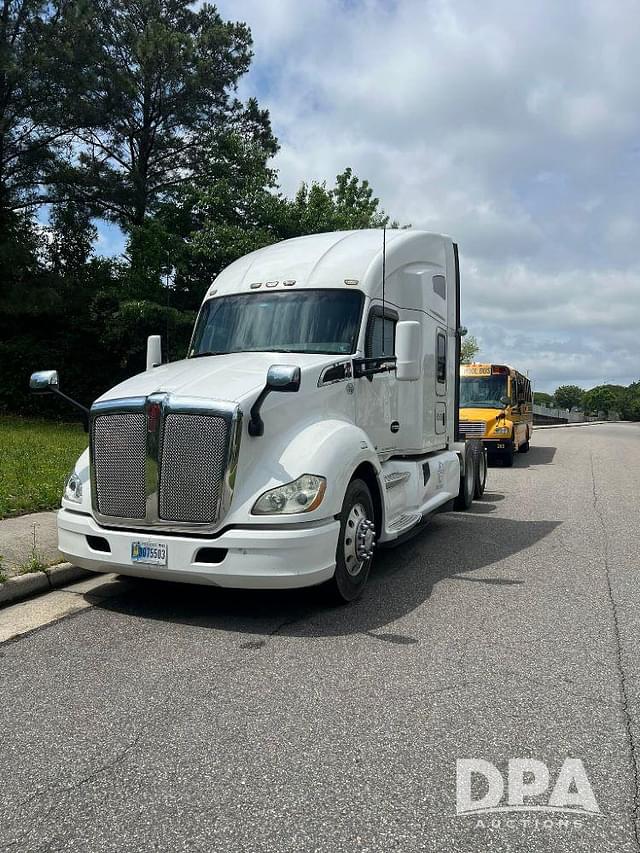 Image of Kenworth T680 equipment image 1