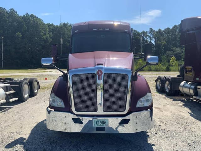 Image of Kenworth T680 equipment image 1