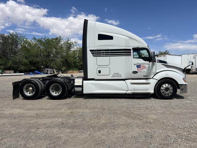 Image of Kenworth T680 equipment image 3
