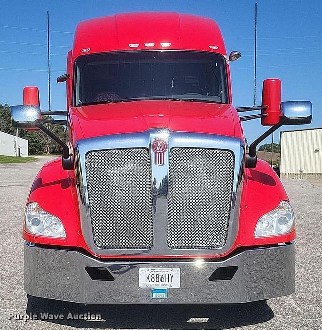 Image of Kenworth T680 equipment image 1