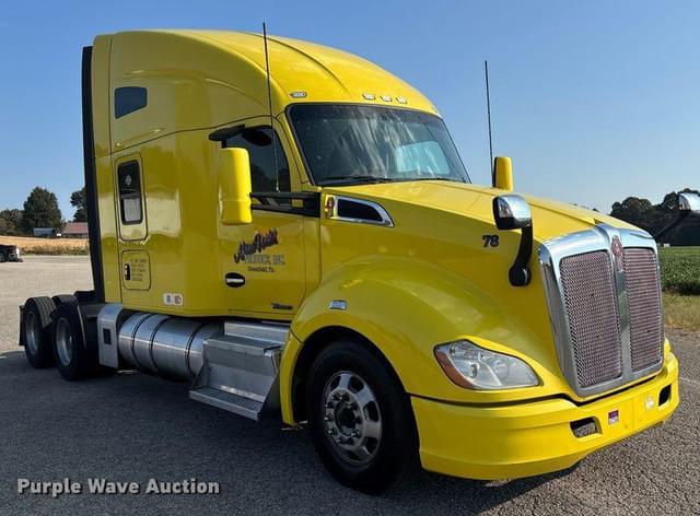Image of Kenworth T680 equipment image 2