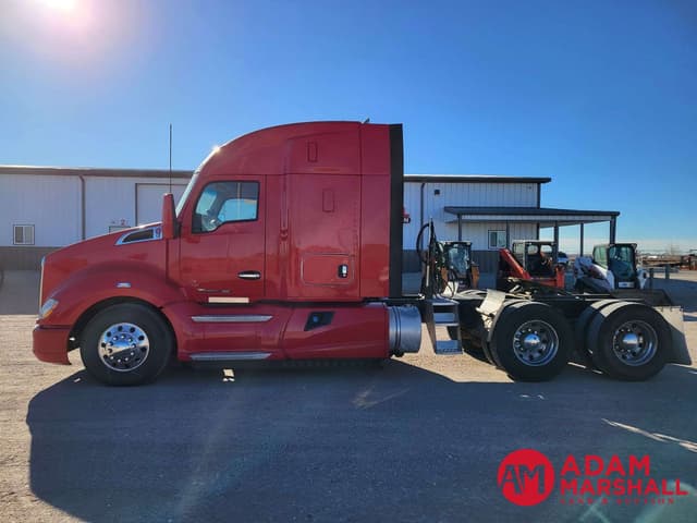 Image of Kenworth T680 equipment image 3
