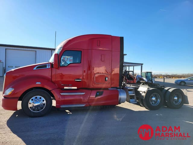 Image of Kenworth T680 equipment image 2