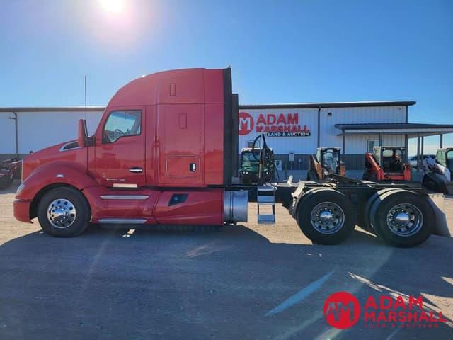 Image of Kenworth T680 equipment image 4