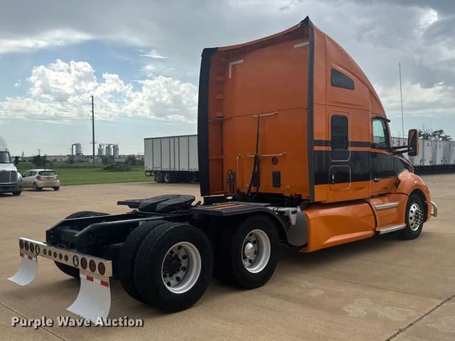 Image of Kenworth T680 equipment image 4