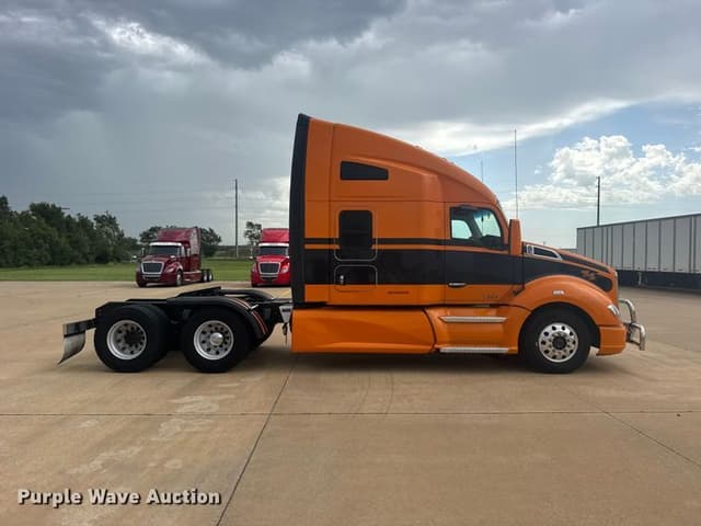 Image of Kenworth T680 equipment image 3