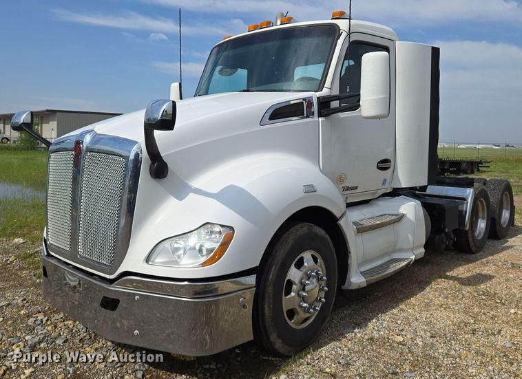2017 Kenworth T680 Equipment Image0