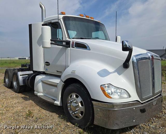 Image of Kenworth T680 equipment image 2