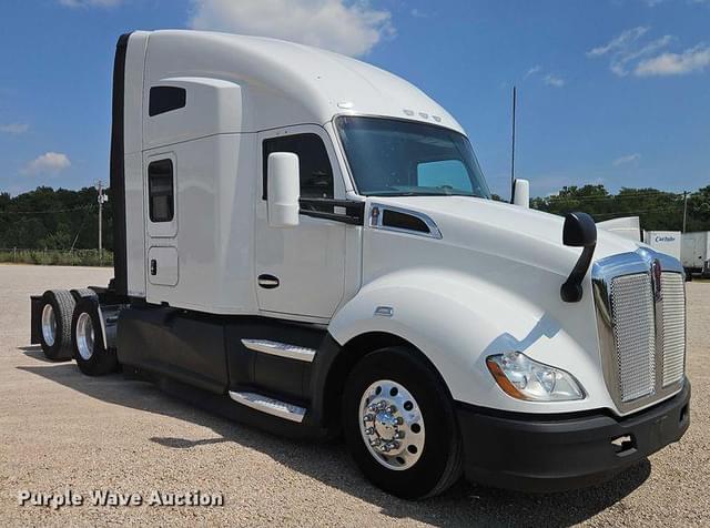 Image of Kenworth T680 equipment image 2