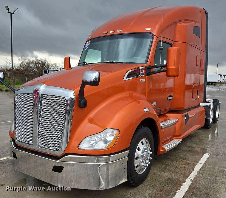 Image of Kenworth T680 Primary image