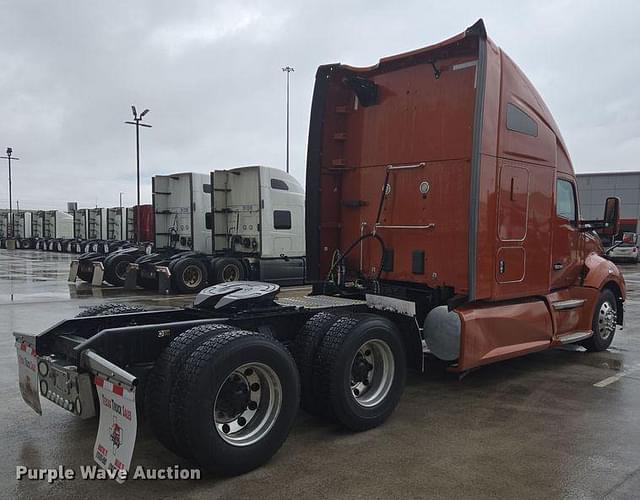 Image of Kenworth T680 equipment image 4