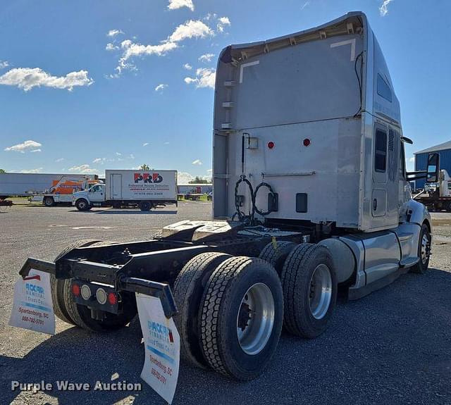 Image of Kenworth T680 equipment image 4