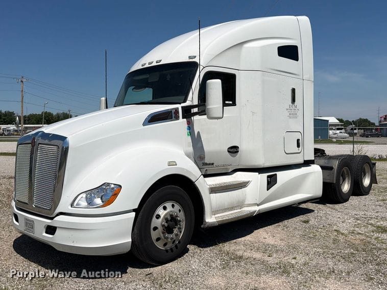 2017 Kenworth T680 Equipment Image0