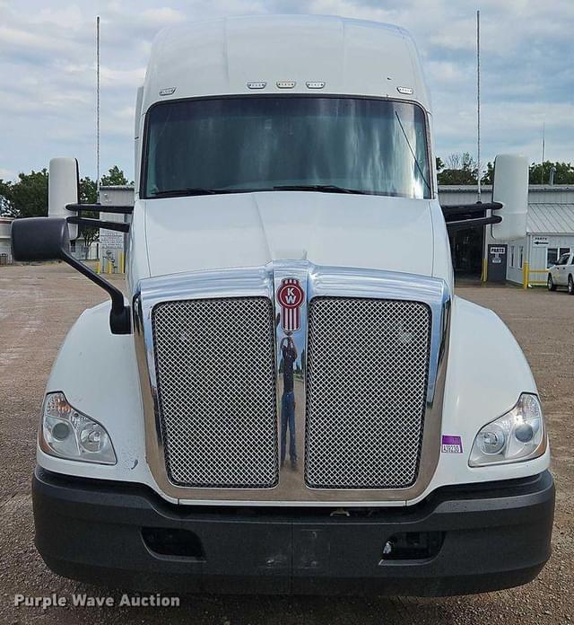 Image of Kenworth T680 equipment image 1
