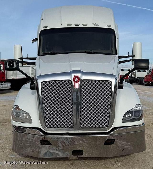 Image of Kenworth T680 equipment image 1