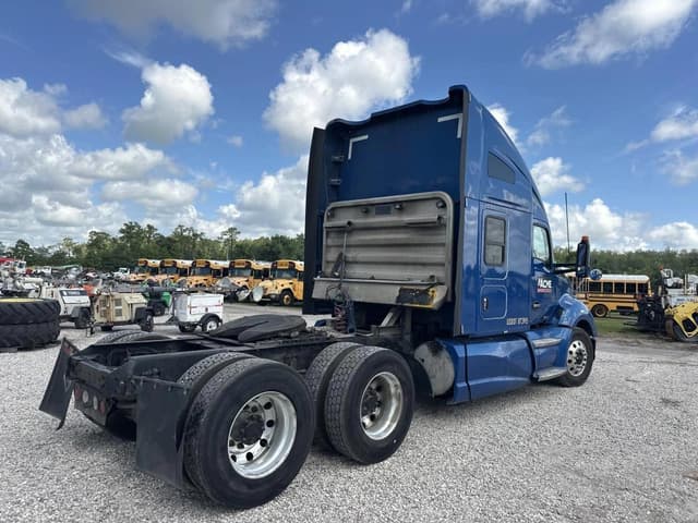 Image of Kenworth T680 equipment image 4