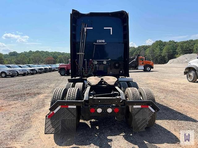 Image of Kenworth T680 equipment image 4