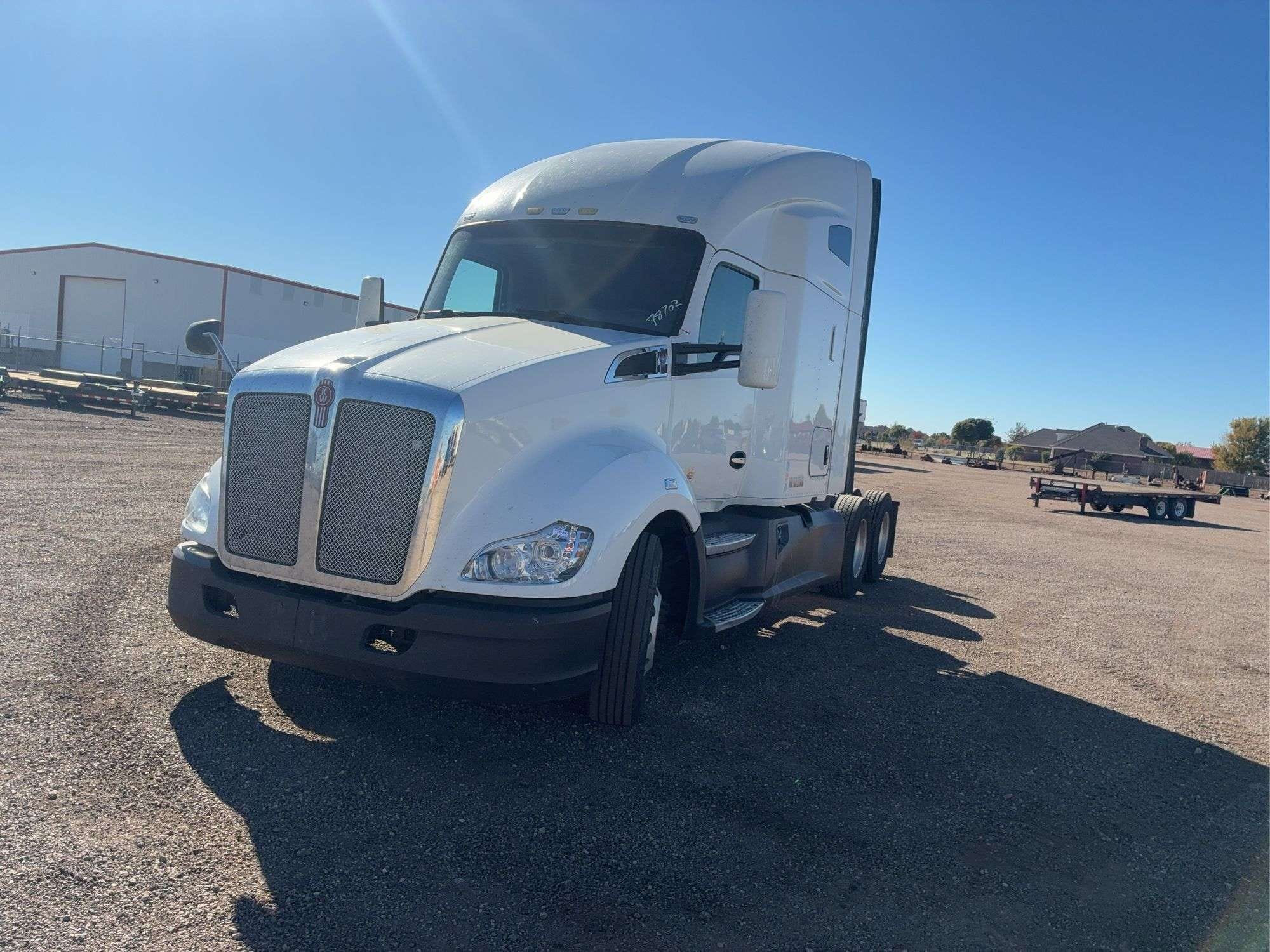 2017 Kenworth T680 Equipment Image0