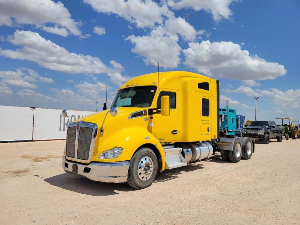 Image of Kenworth T680 Primary image