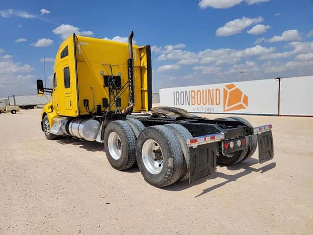 Image of Kenworth T680 equipment image 2