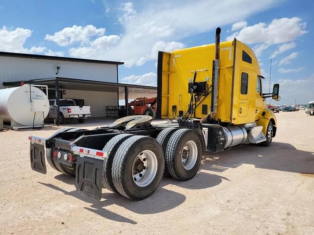 Image of Kenworth T680 equipment image 4