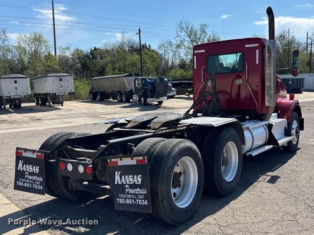 Image of Kenworth T8 equipment image 4