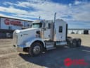 2017 Kenworth T800 Image