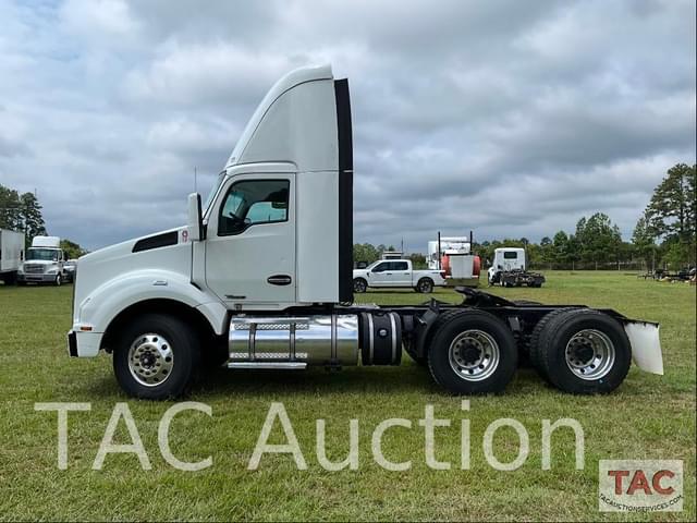 Image of Kenworth T880 equipment image 1