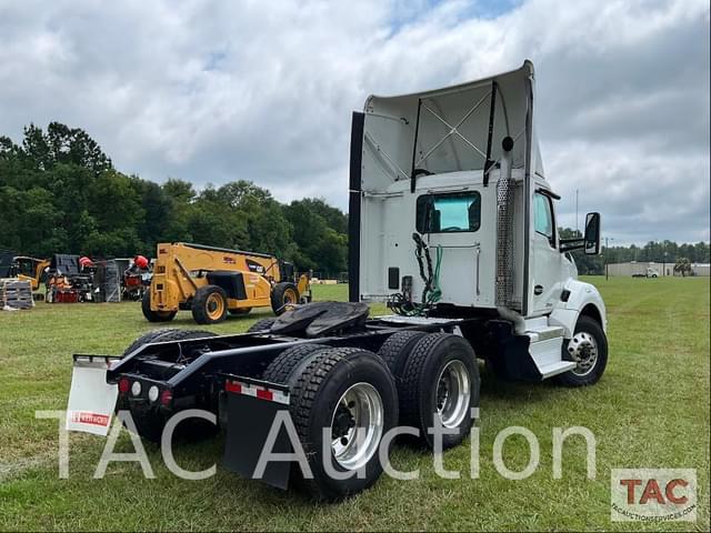 Image of Kenworth T880 equipment image 4