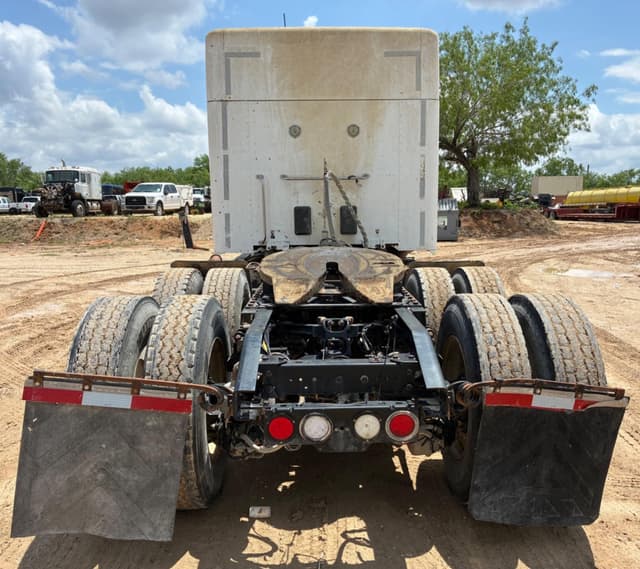 Image of Kenworth T880 equipment image 4