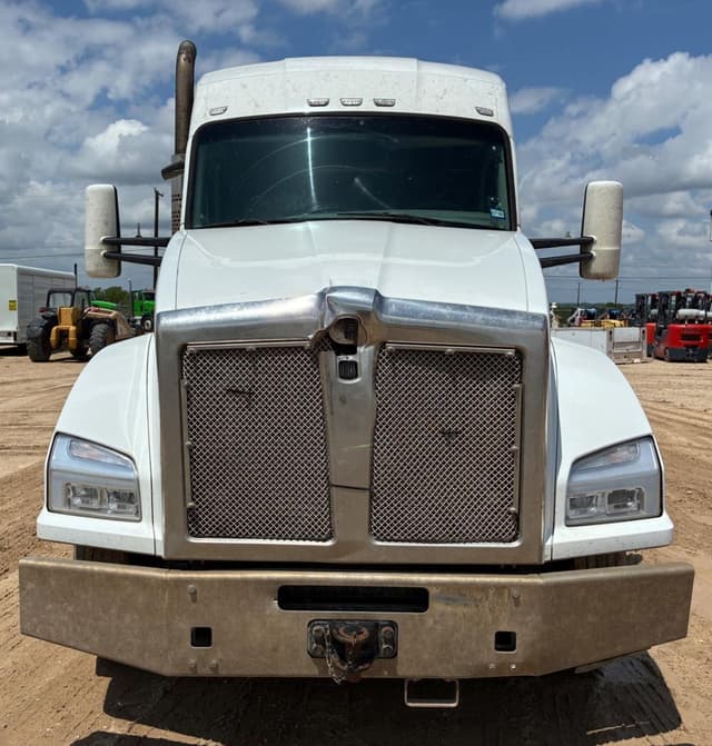 Image of Kenworth T880 equipment image 1