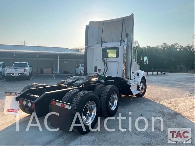 Image of Kenworth T880 equipment image 4