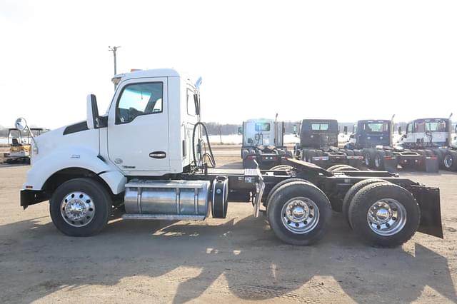 Image of Kenworth T880 equipment image 4